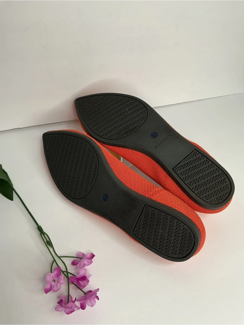 Rothy's Pointed Knit Ballet Flats Coral Orange with Blue Trim Sustainable shoes - Picture 4 of 4